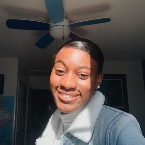 Meet your Posher, Aja
